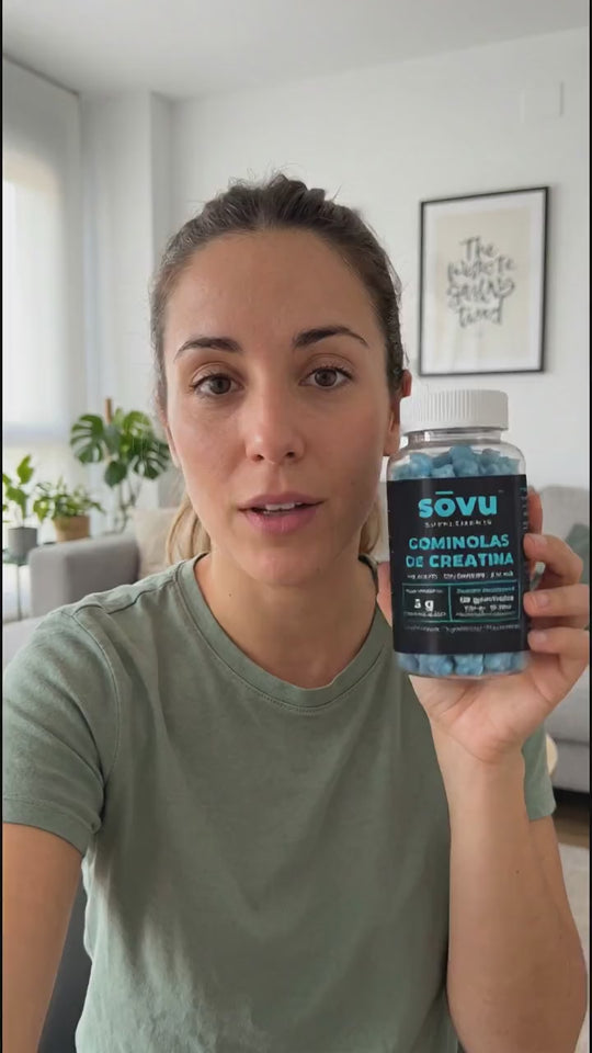 Chica en su salón hablando de las gominolas sōvu
